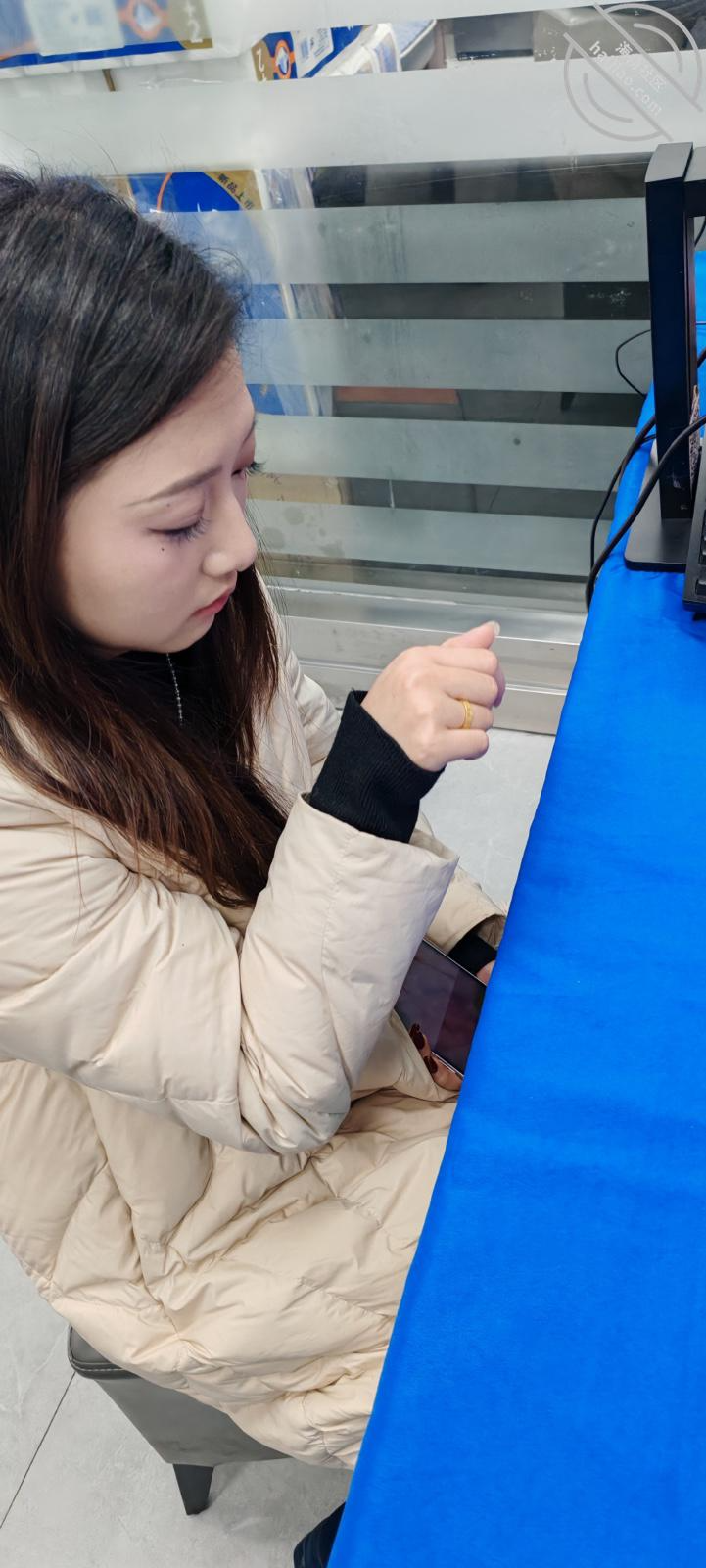 真实约操——00后已婚人妻女网友 封面